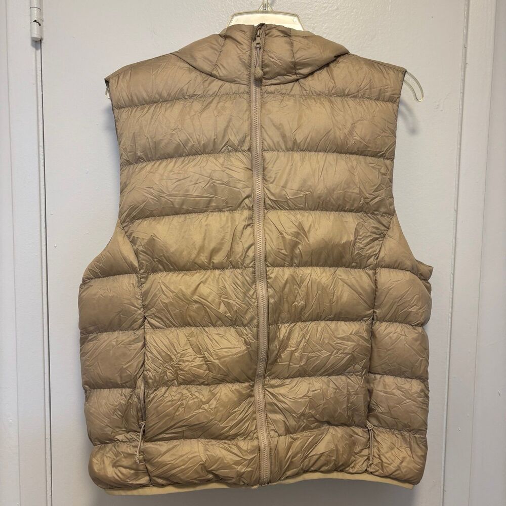 Aritzia TnAction The New Little Puff Down Vest Size M in Gold